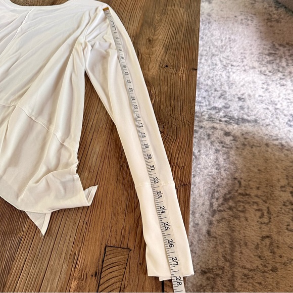 Ododos White Long Sleeve Soft Modal Top Pullover Thumb Holes Yoga Gym Crop Large - Picture 13 of 14